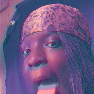 Meet your Posher, Aja